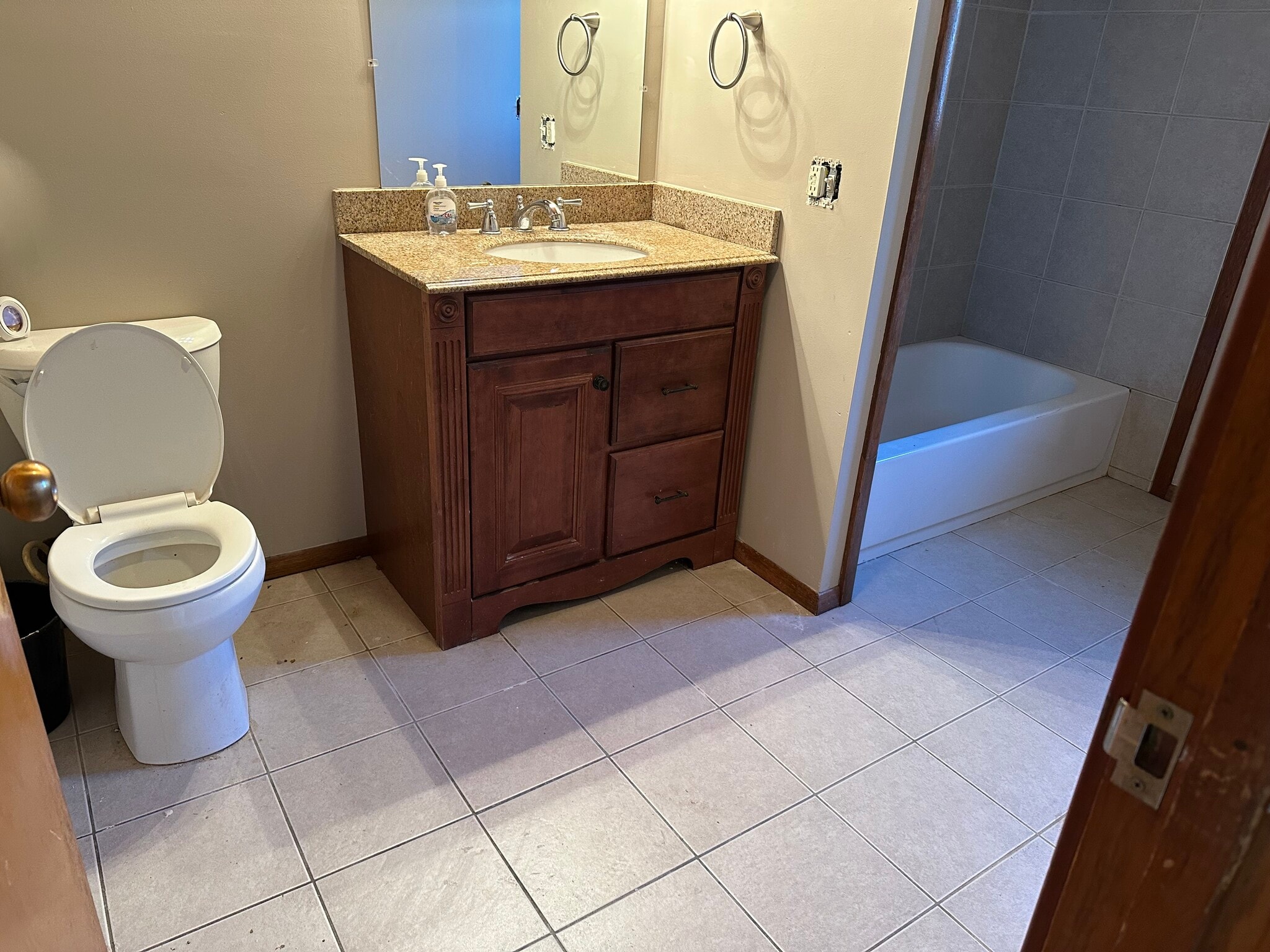 Bathroom - 69 Monroe St