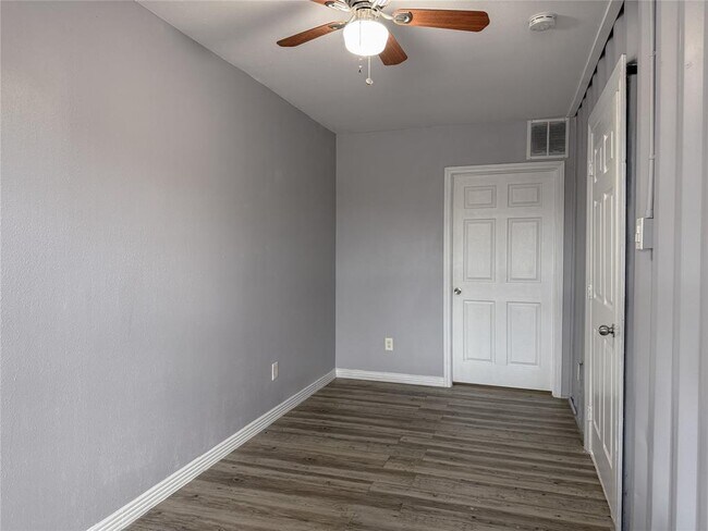 Building Photo - 3826 Lehall St
