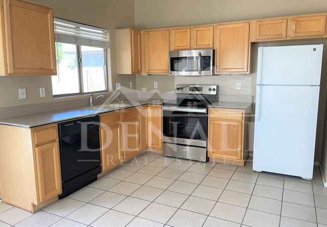 Building Photo - 8736 E Nido Cir