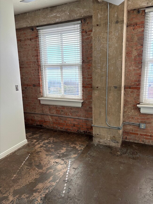 Building Photo - Praetorian Building