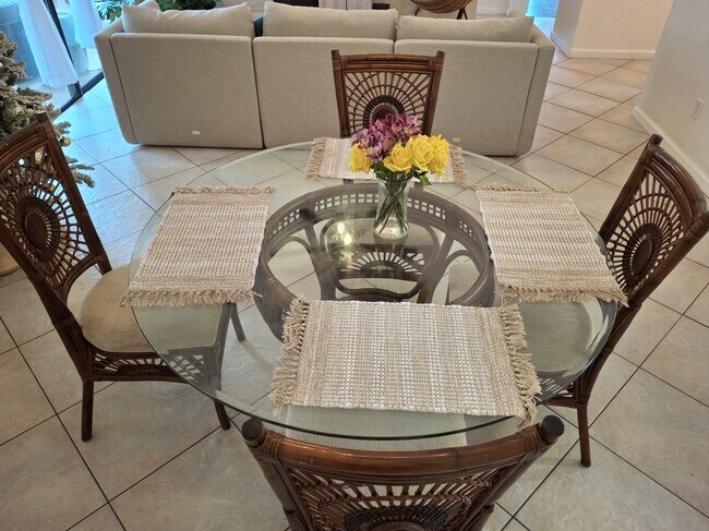 Building Photo - 385 Toledo St