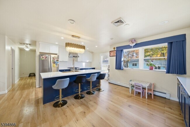 Building Photo - 32 Hardwick Ct