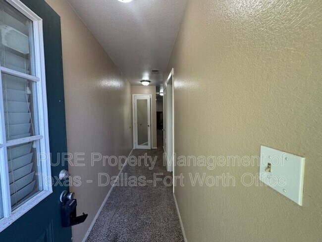 Building Photo - 6321 Kelly Dr