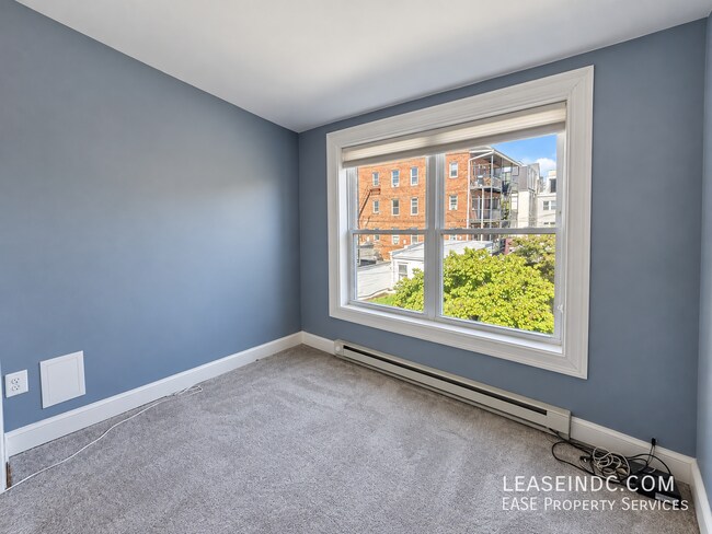 Building Photo - 1211 Park Rd NW