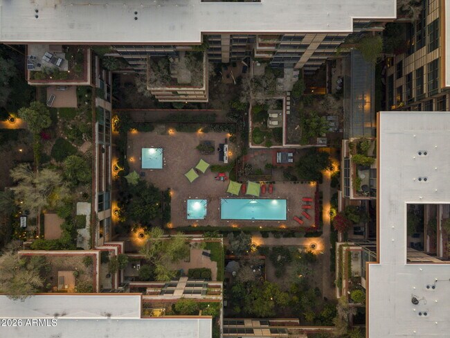 Building Photo - 7167 E Rancho Vista Dr