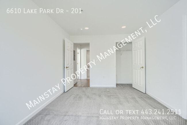 Building Photo - 6610 Lake Park Dr