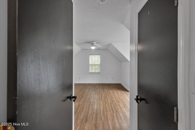 Building Photo - 854 Jim Blake Rd