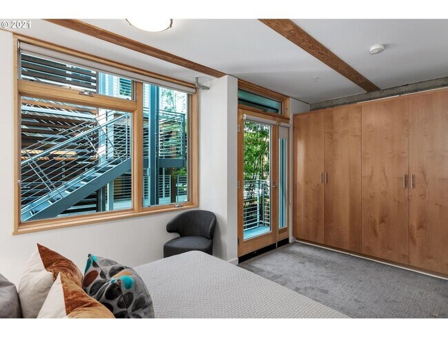 Building Photo - Urban Retreat in the Heart of Mississippi w/ Reserved Parking – 2bd/1.bath Upscale Condo