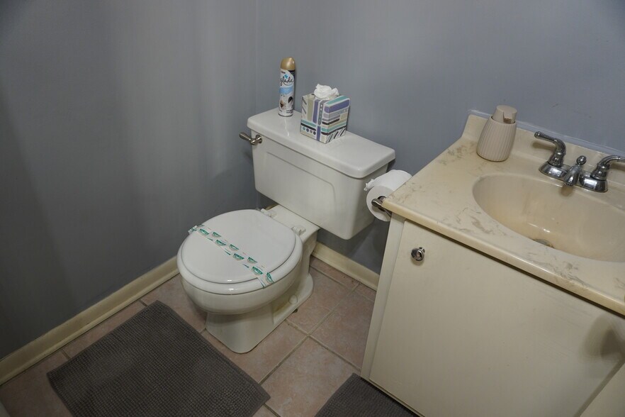 Building Photo - 5 Castlebar Ct