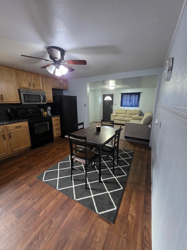 Building Photo - 505 S 10th St