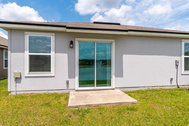 Building Photo - Almost new 3 bed 2 bath home