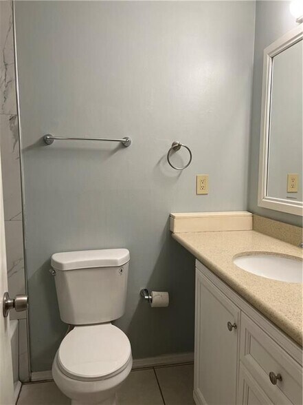 Building Photo - 1648 Raleigh Cir
