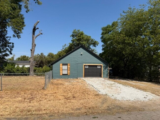 Building Photo - 3701 N 23rd St