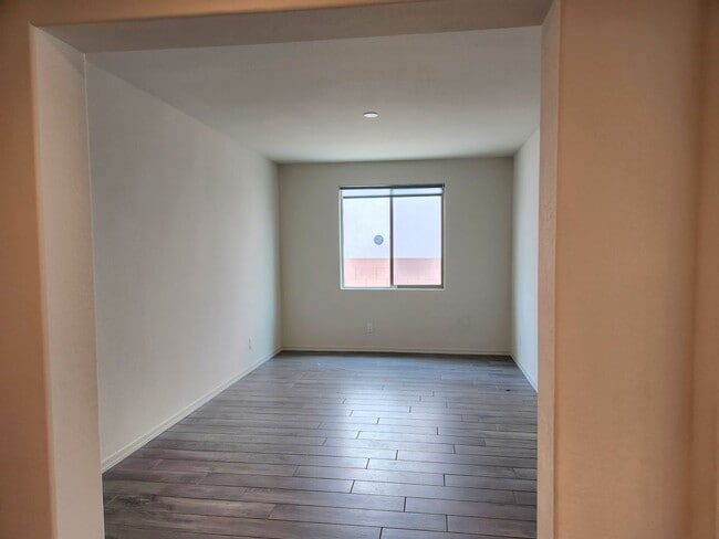 Building Photo - ALORAVITA 4 Bedroom 3.5 Bath