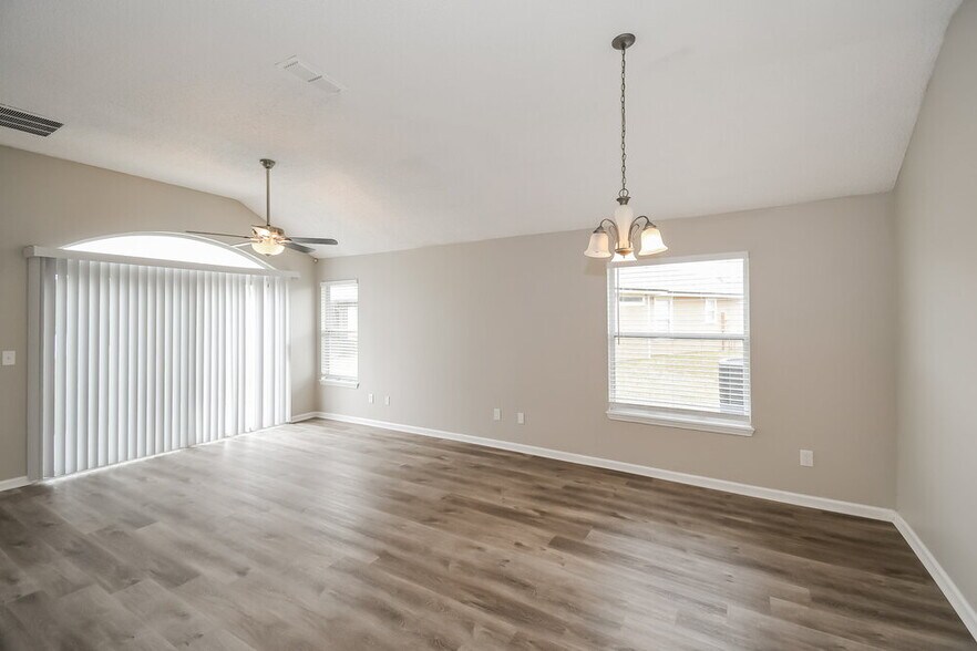 Building Photo - 12668 Black Angus Dr