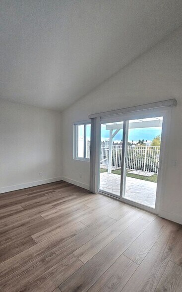 Building Photo - 6853 Shearwaters Dr