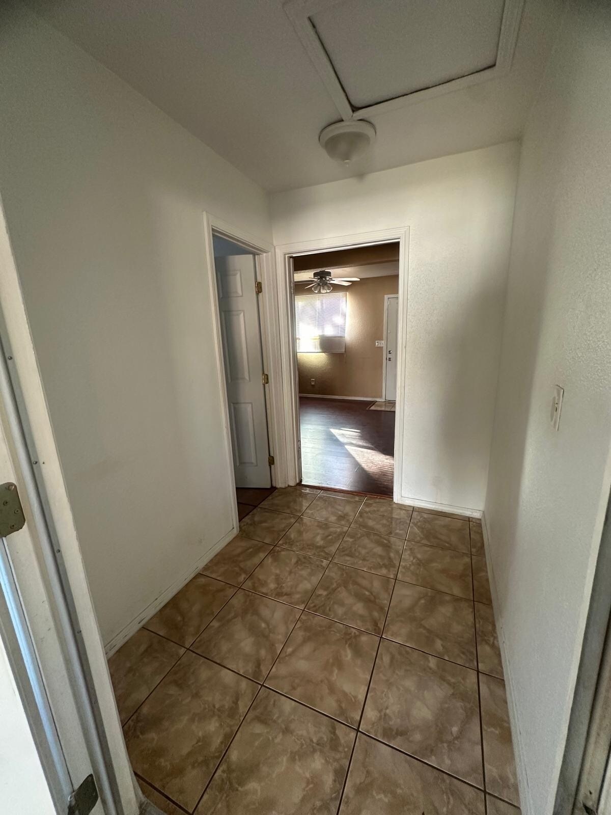 Building Photo - 1817 W La Sierra Dr