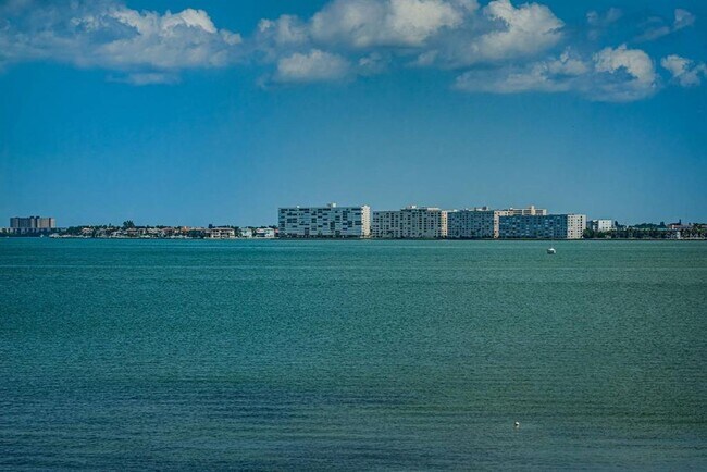 Building Photo - 5151 Isla Key Blvd S
