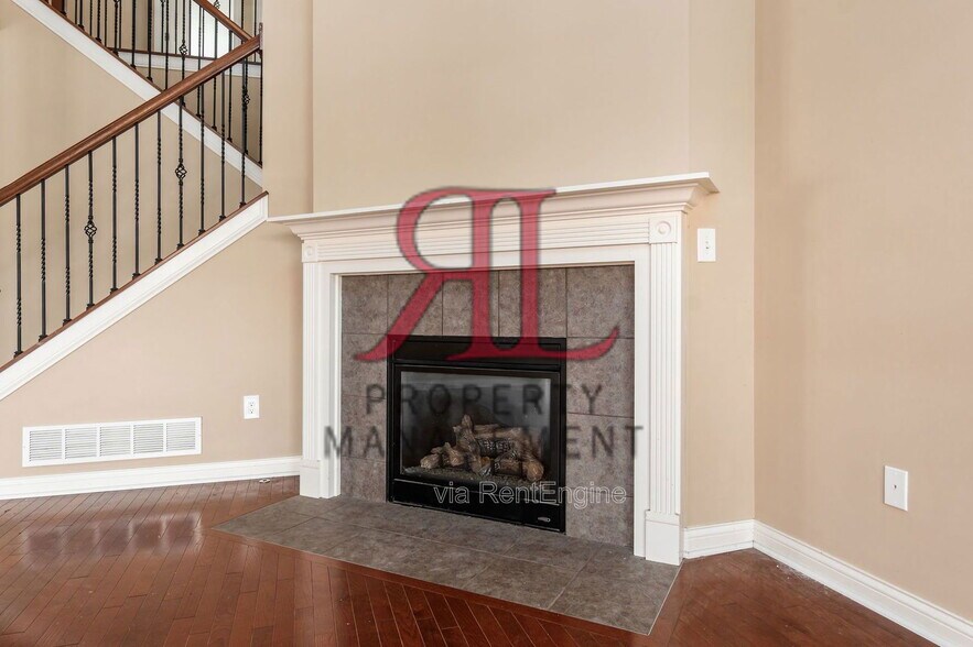 Building Photo - 10327 Indigo Dr