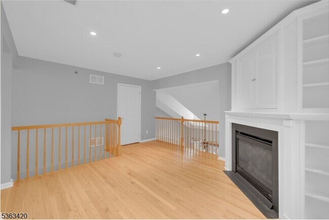 Building Photo - 59 Taft Ln