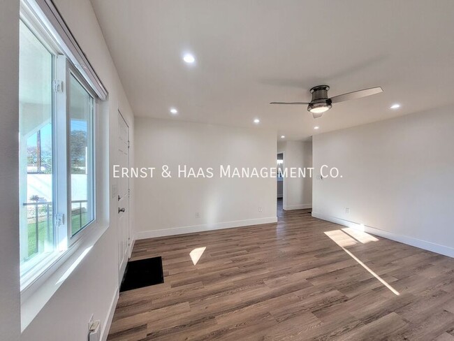 Building Photo - Beautifully Remodeled 2 Bedroom Home with ...