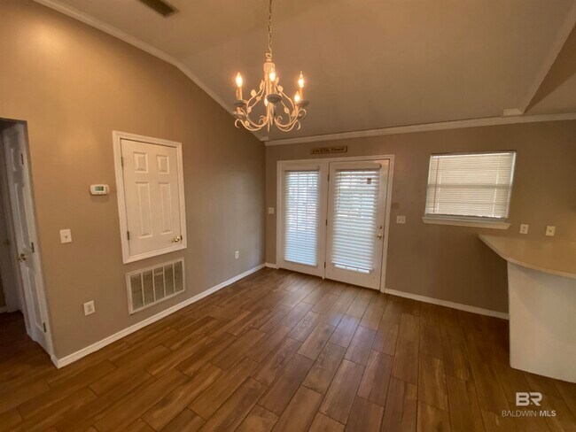 Building Photo - 249 Ridgewood Dr