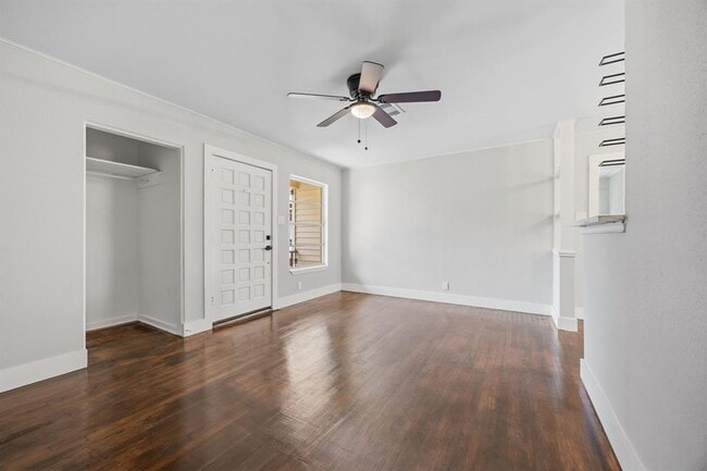 Building Photo - 1402 Kent St