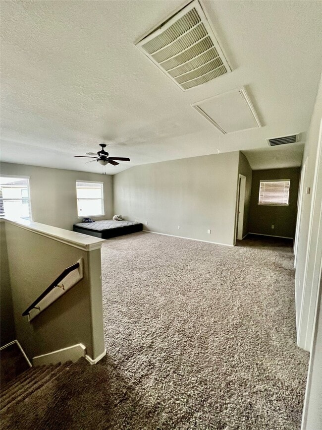 Building Photo - 9610 Serenata Ct