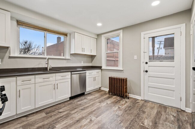 Building Photo - 101-103 E Agnew Avenue