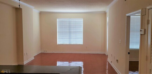 Building Photo - 1101 Juniper St NE