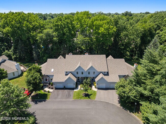 Building Photo - 28 Hickory Ln