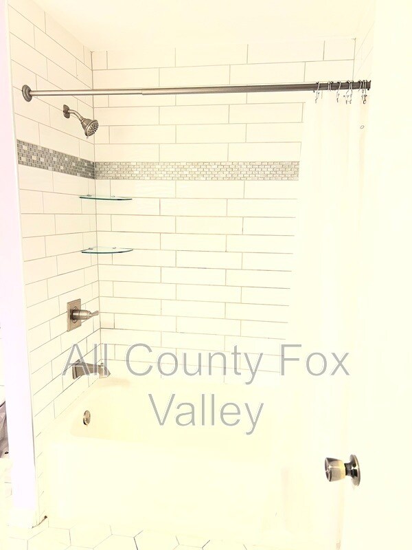 Building Photo - 7160 Center Ave