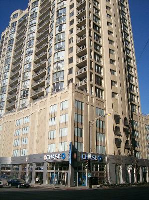 Building Photo - 600 N Dearborn St