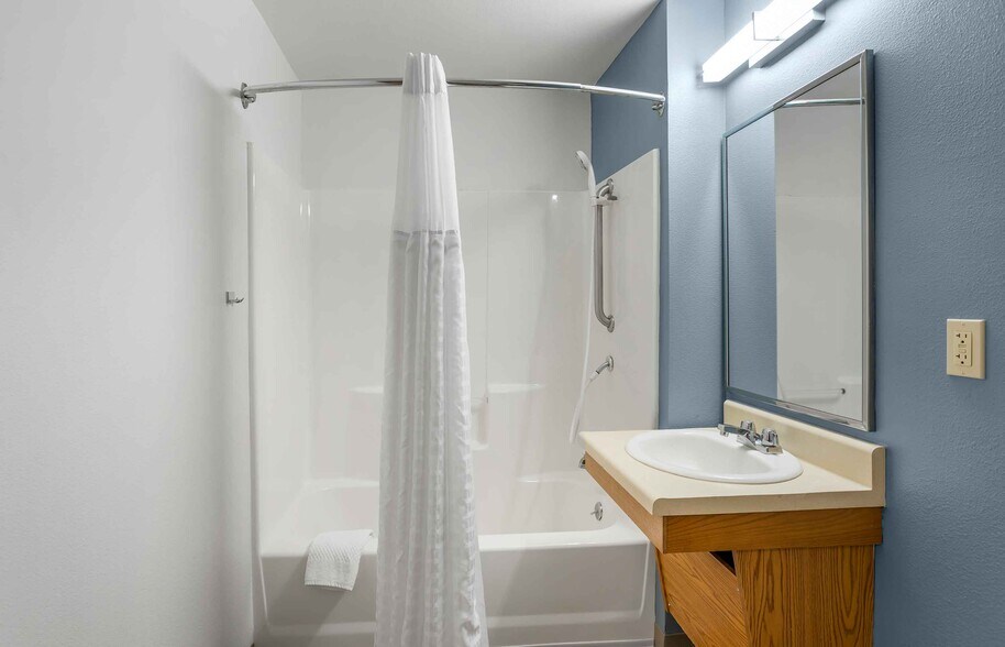 Building Photo - Furnished Studio-Springfield - South - Battlefield