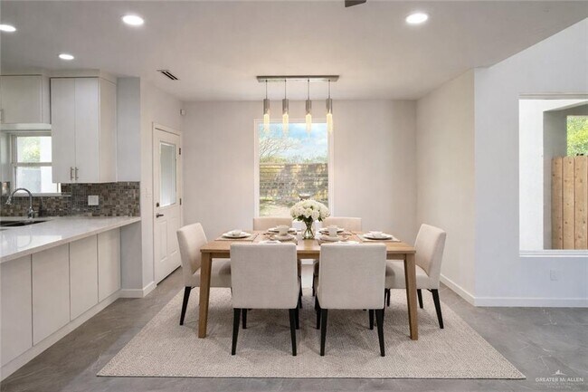 Building Photo - 7 Corales St