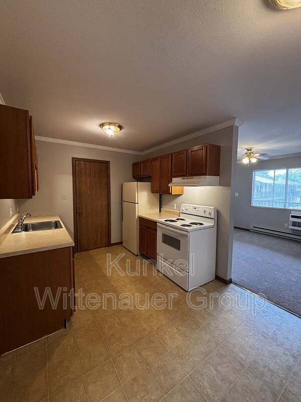 Building Photo - 2609 Sierra Dr