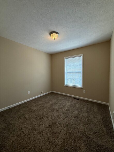 Building Photo - 2412 S Woolery Mill Dr
