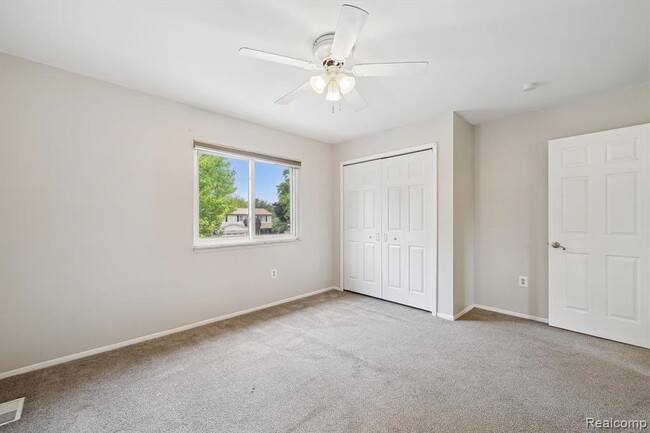 Building Photo - 7302 Parkway Ct