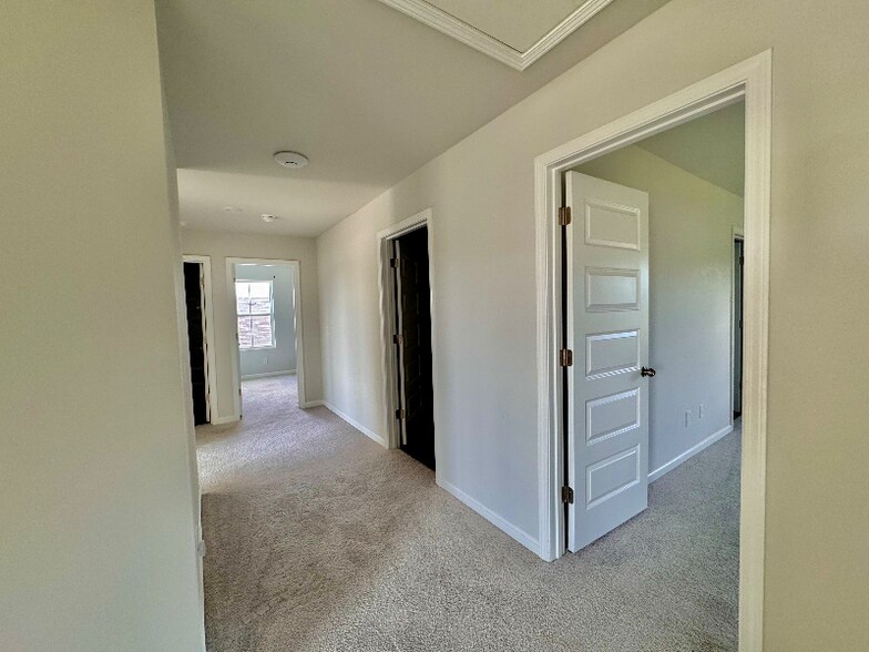 Building Photo - 321 Sweetbay Dr