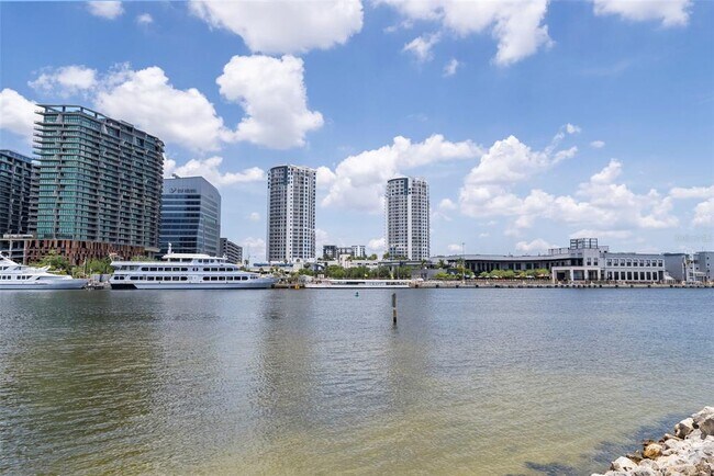 Building Photo - 727 Coral Reef Dr