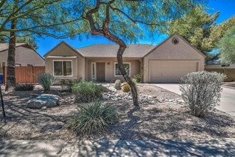 Building Photo - 1549 E Drake Dr
