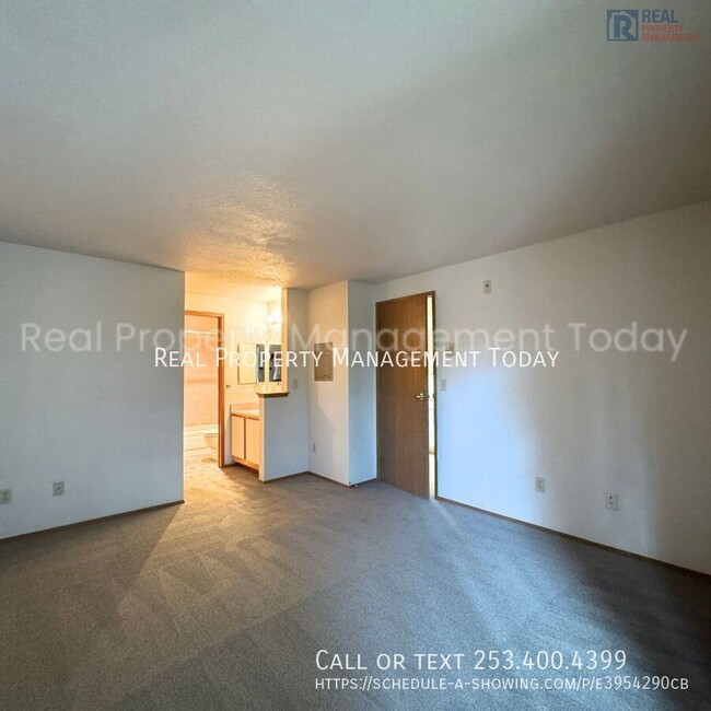 Building Photo - Cozy 3 Bedroom Apartment In Burien!