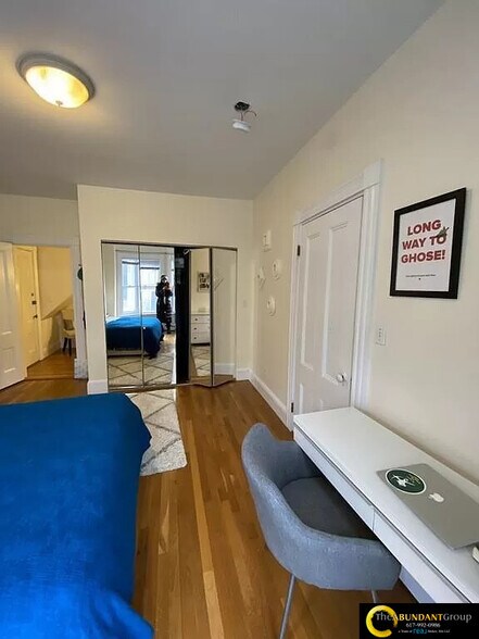 Building Photo - 17 Centre St