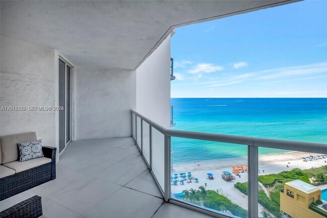 Building Photo - 16425 Collins Ave