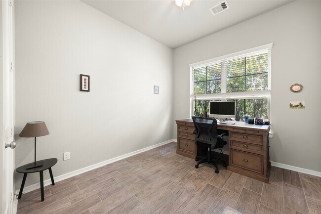 Building Photo - 10722 Hidden Rock Dr