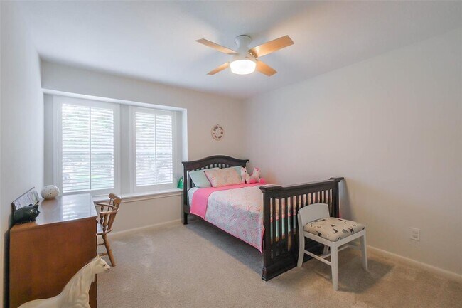 Building Photo - 1319 Hannington Dr