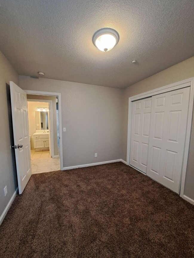 Building Photo - Move-In Special: First Month Free—Don’t Mi...