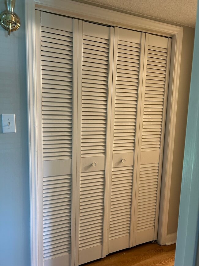 Laundry room can be closed off - 208 Northpoint Ave Unit F