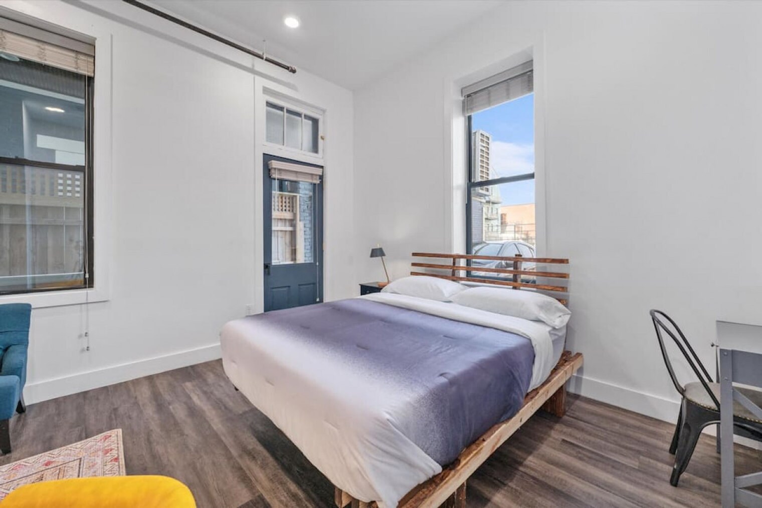 Building Photo - 18 W Elder St