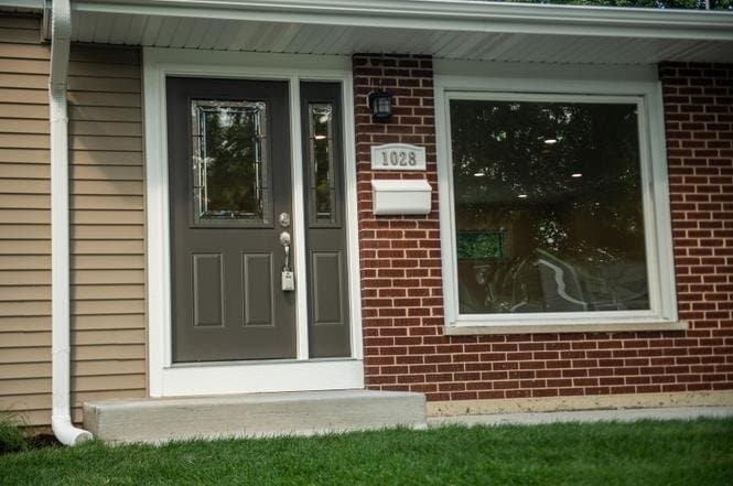 Building Photo - 1028 Valley Stream Dr